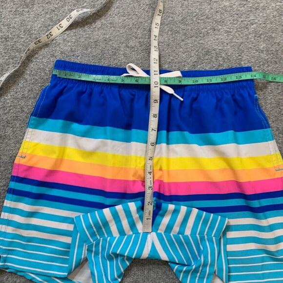 Chubbies Beach Shorts Mens M The Newport 5.5 in Inseam Brief Lined Swim Trunk - Picture 4 of 12